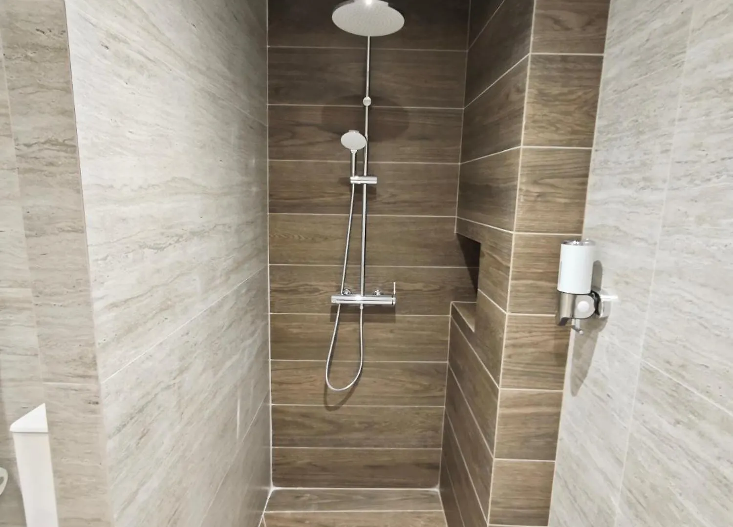 Be My Guest-Your Urban Stay Thessaloniki Apartment